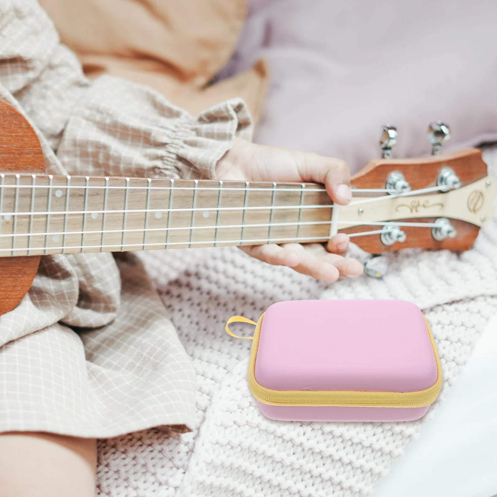 

Large Capacity Guitar Pick Storage Bag Portable Plectrum Holder Compact Organizer for Travel Guitar Accessories