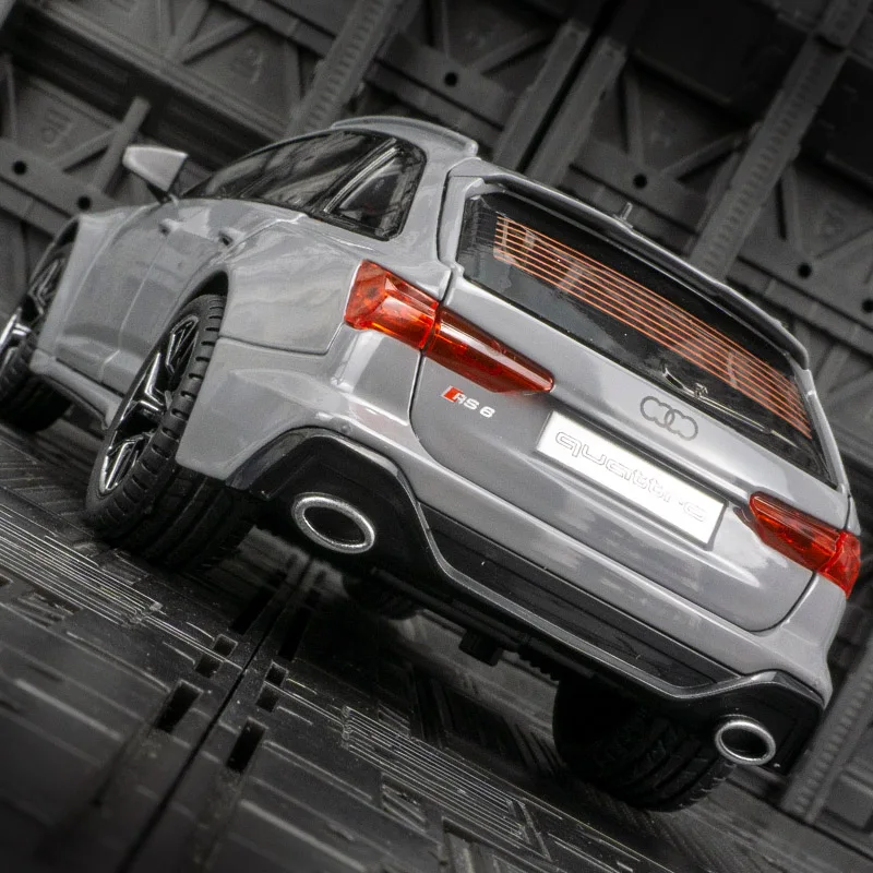 

1:24 Audi RS6 alloy car model door and hood trunk can open has simulated sound and lighting functions, fine workmanship