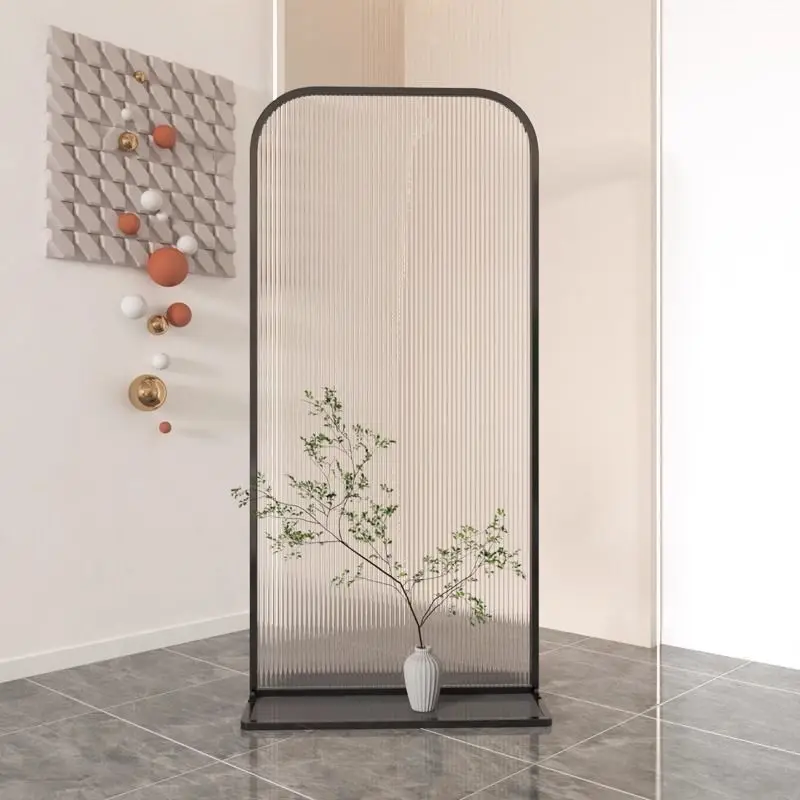 قسم مدخل متحرك، بسيط، بدون شاشة تثقيب، دخول الباب، أريكة غرفة المعيشة تحجب زجاج غرفة النوم