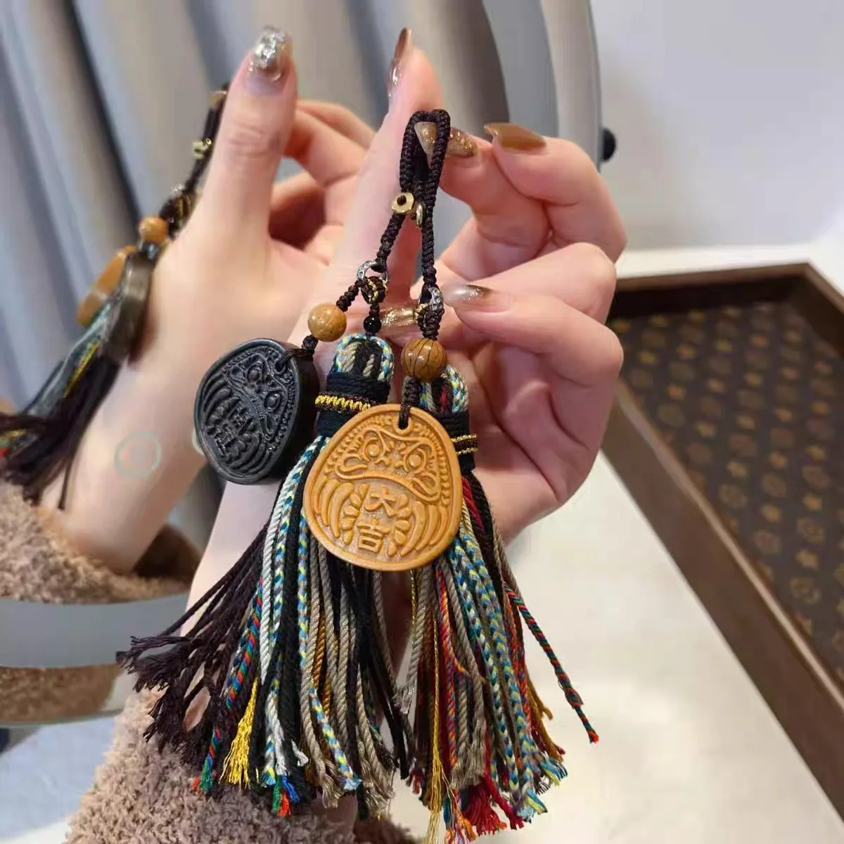 bolsa-para-celular-original-dama-brand-com-chaveiro-contas-de-buda-joias-wenhua-acessorio-de-moda-simples-e-versatil-com-tema-de-reliquia-cultural