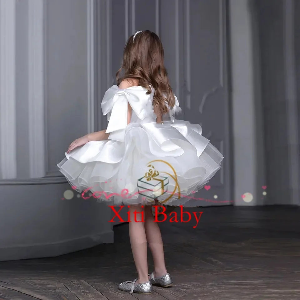 Abito da sposa per bambina con fiocco abiti da festa bianchi Princess Fluffy Tulle Sleeves Puffy Flower Girl Dresses For Wedding