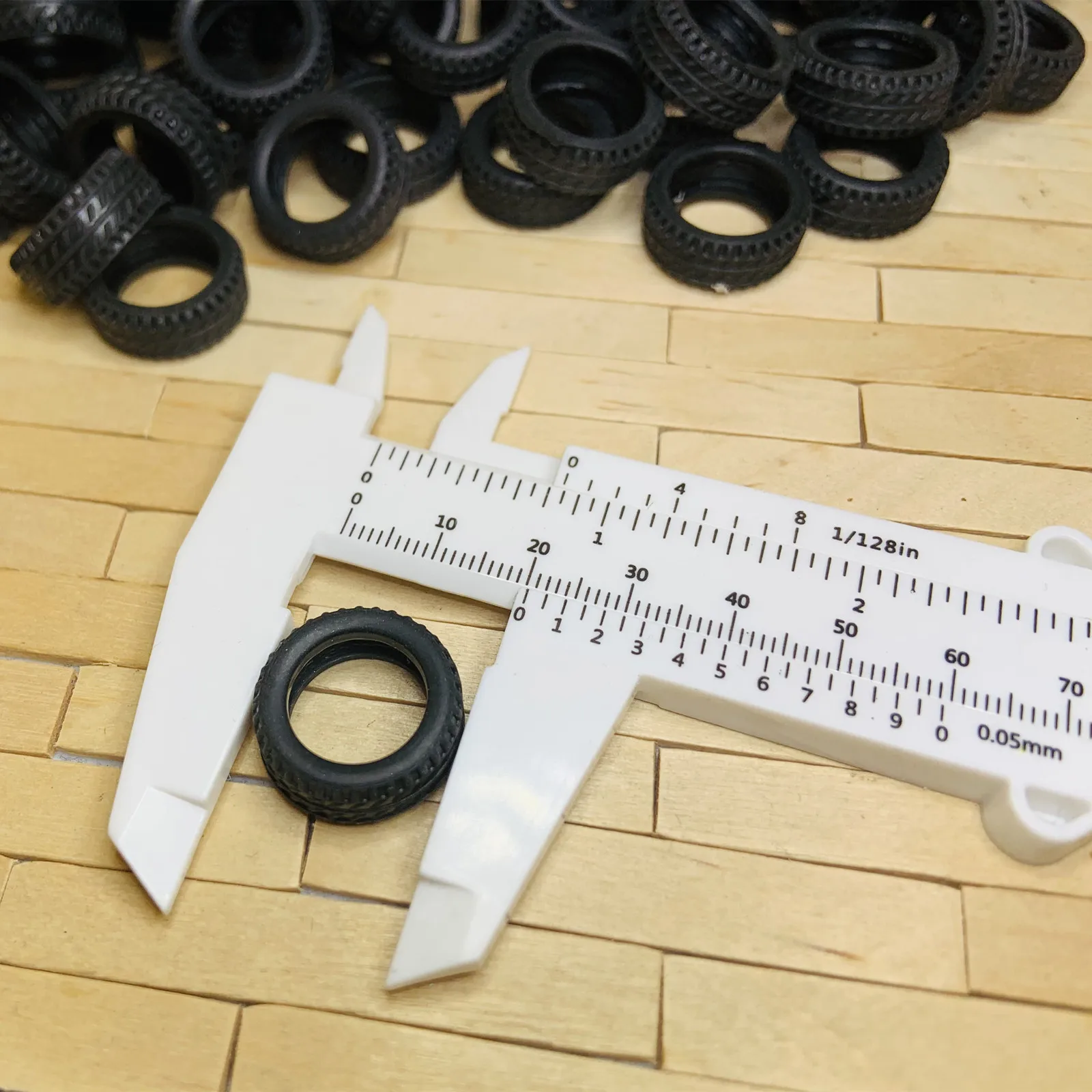 50Pcs/Set 1/32 Car Model Rubber Tires Scene Accessories Tire Skin Diameter 20mm Diorama Rubber Wheel Tire RC Car Parts 8mm Width