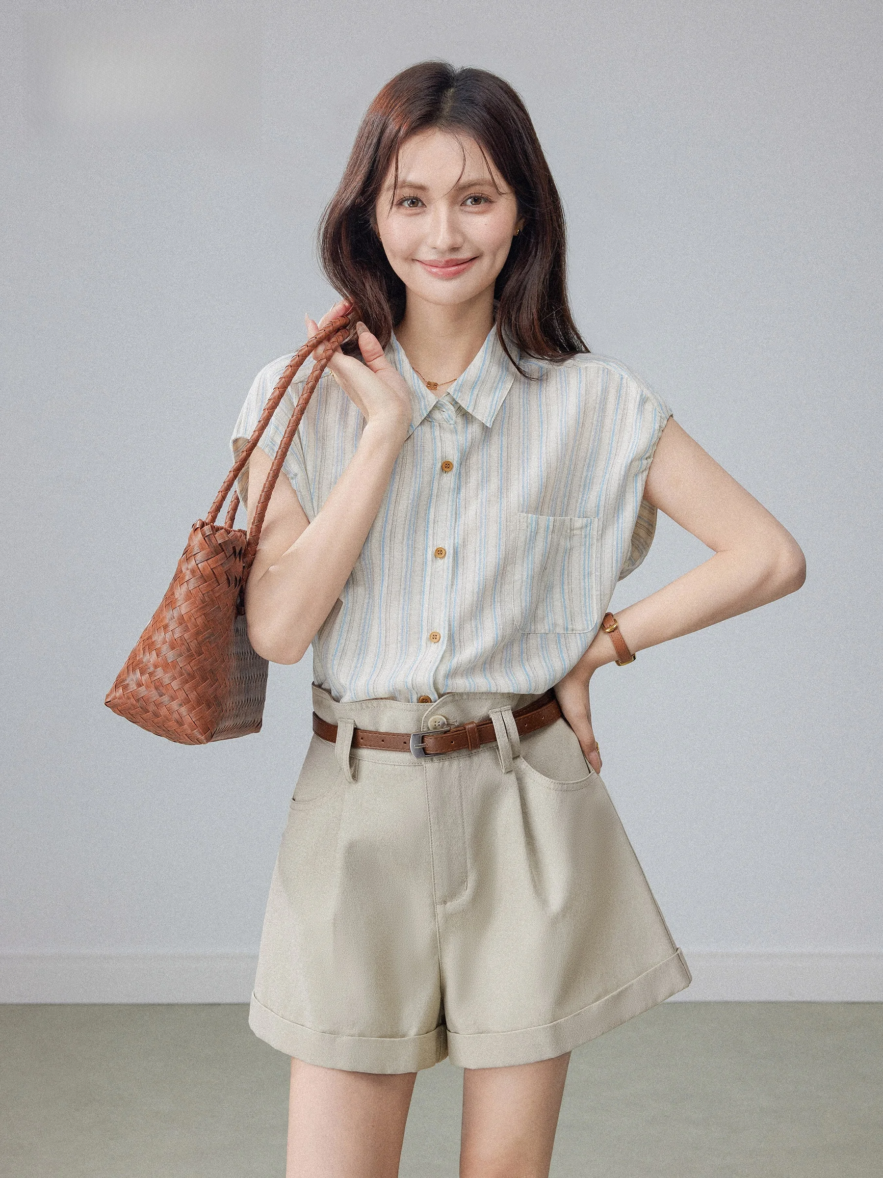 

Zhang Dou Dou Women's Short Sleeve Striped Shirt Summer 2026 New Design Small Flock Sleeve Korean Style Commute Wind