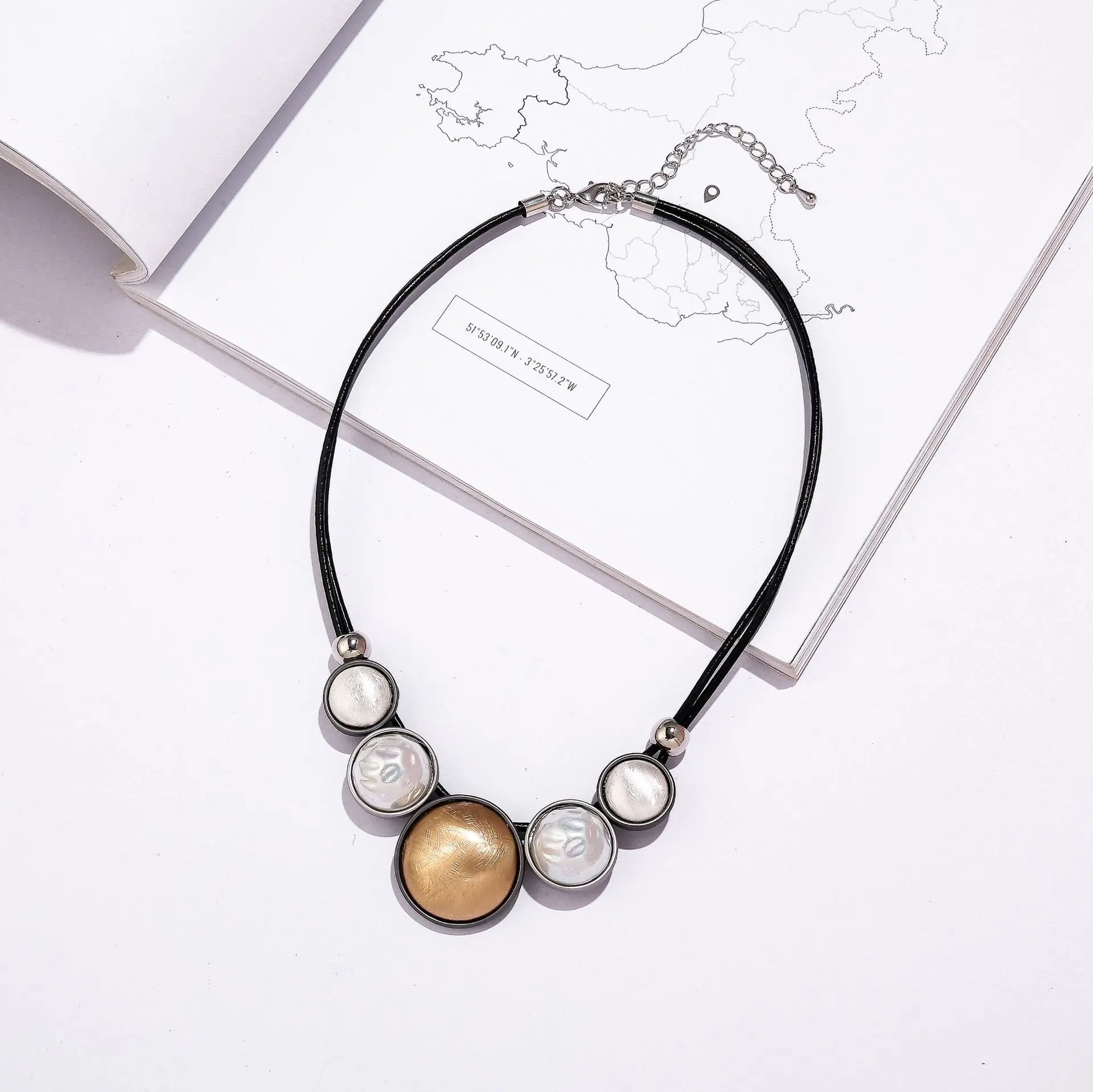 DIY accessories popular European and American personality fashion simple color contrast geometric round pearl women's alloy