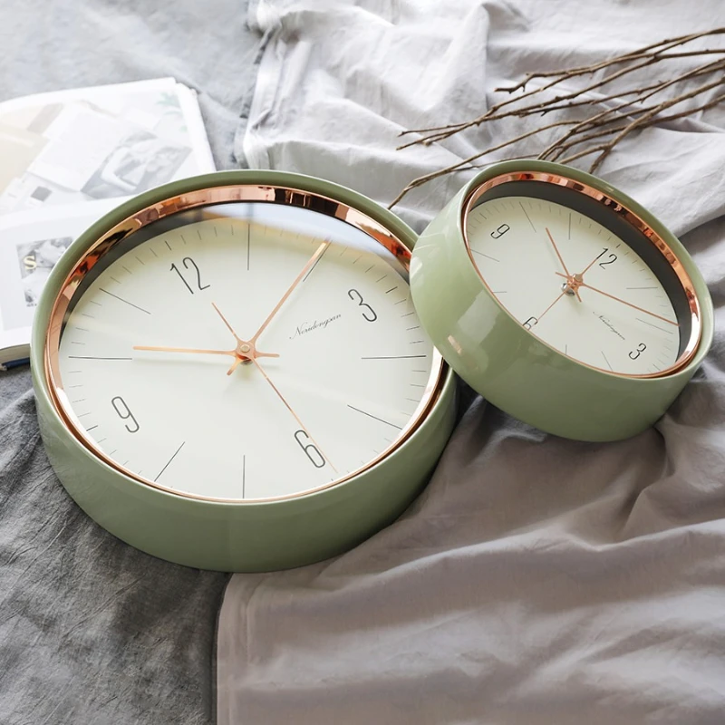 Modern Minimalist Metal Wall Clock No Drilling Home Silent Clock Easy Clean Accurate Hanging Clock for Living Room Kitchen Decor
