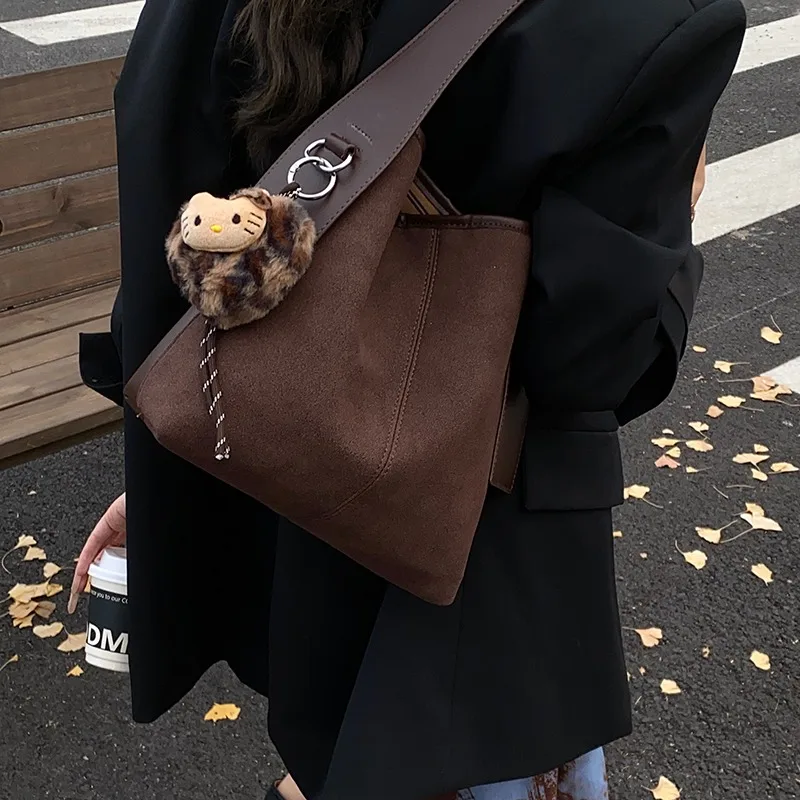 

Solid Color Fashion PU Suede Shoulder Bag Large Capacity Hasp Versatile Crossbody Bag Hot Sale Bags for Women Bolsas Femininas