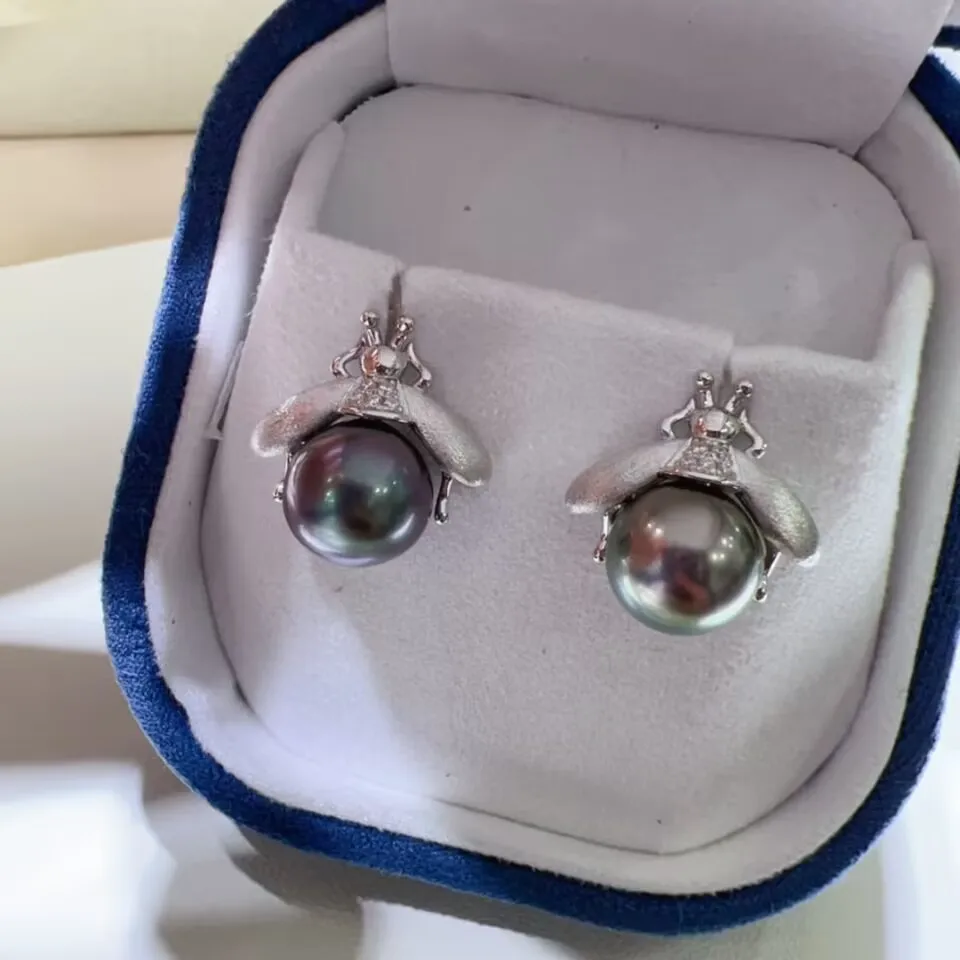 MeiBaPJ 9-10mm Peacock Blue Natural Round Pearls Fashion Bee Stud Earrings DIY 925 Silver Holder Fine Wedding Jewelry for Women