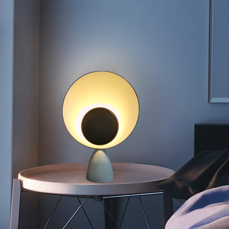 Modern LED living room decoration table lamp cute metal Nordic Luminaires bedroom study desk lamp bedside night light