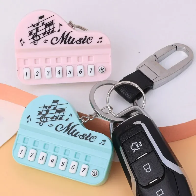 Mini Electronic Keyboard Keychain Portable Musical Instrument Toy Piano Keychain Mini Real Working Finger Piano Keychain