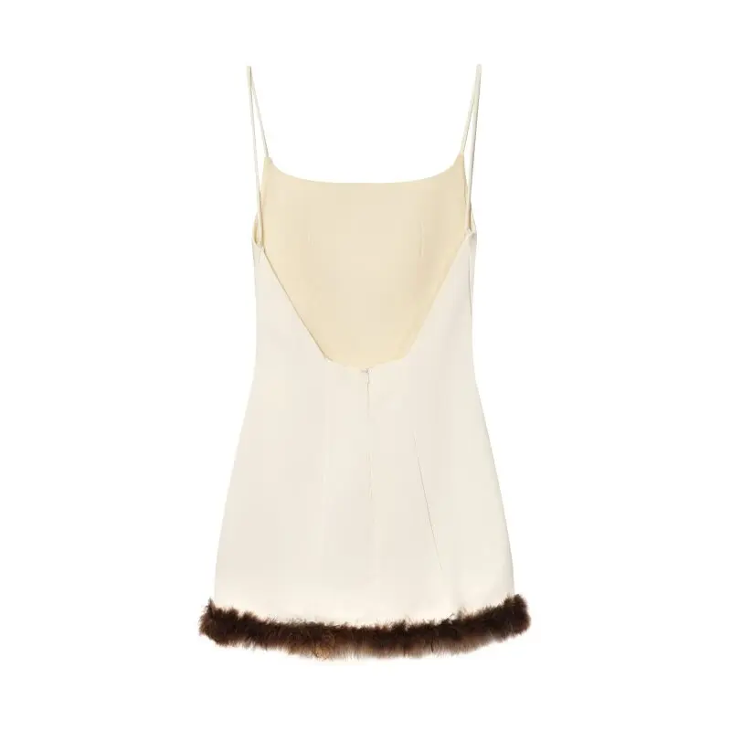 Damska letnia urocza prosta sukienka mini na ramiączkach spaghetti z satynowym wykończeniem i zdobieniami z piór.