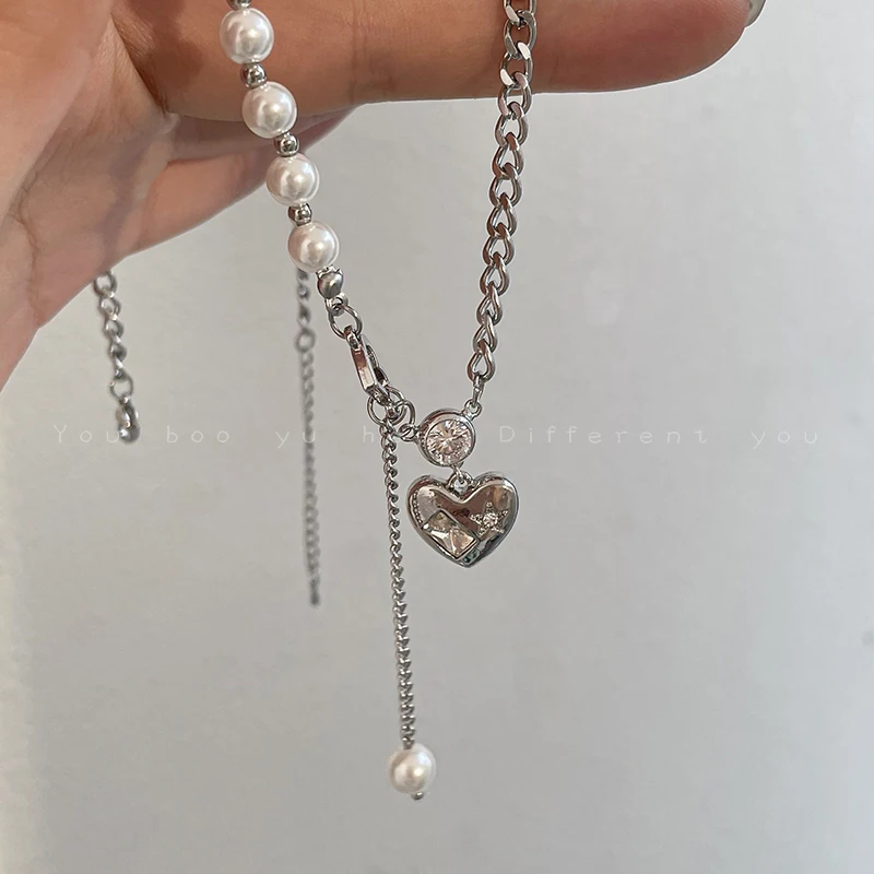 Collier Coeur Perle Acier Titane pour Femme, Design Asolls, Ajoute une Touche Luxueuse à vos Tenues d'Été