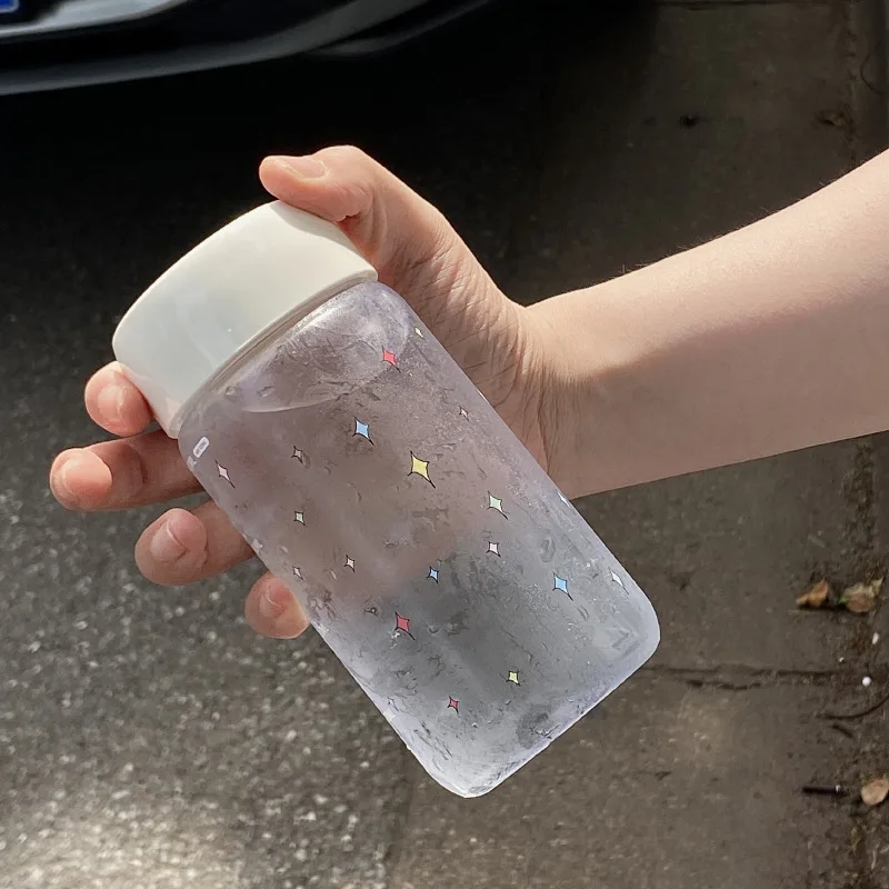 

Пластиковая чашка с милыми мультяшными цветными звездами, экологически чистая, устойчивая к высоким температурам, прогулочная чашка, простая кружка