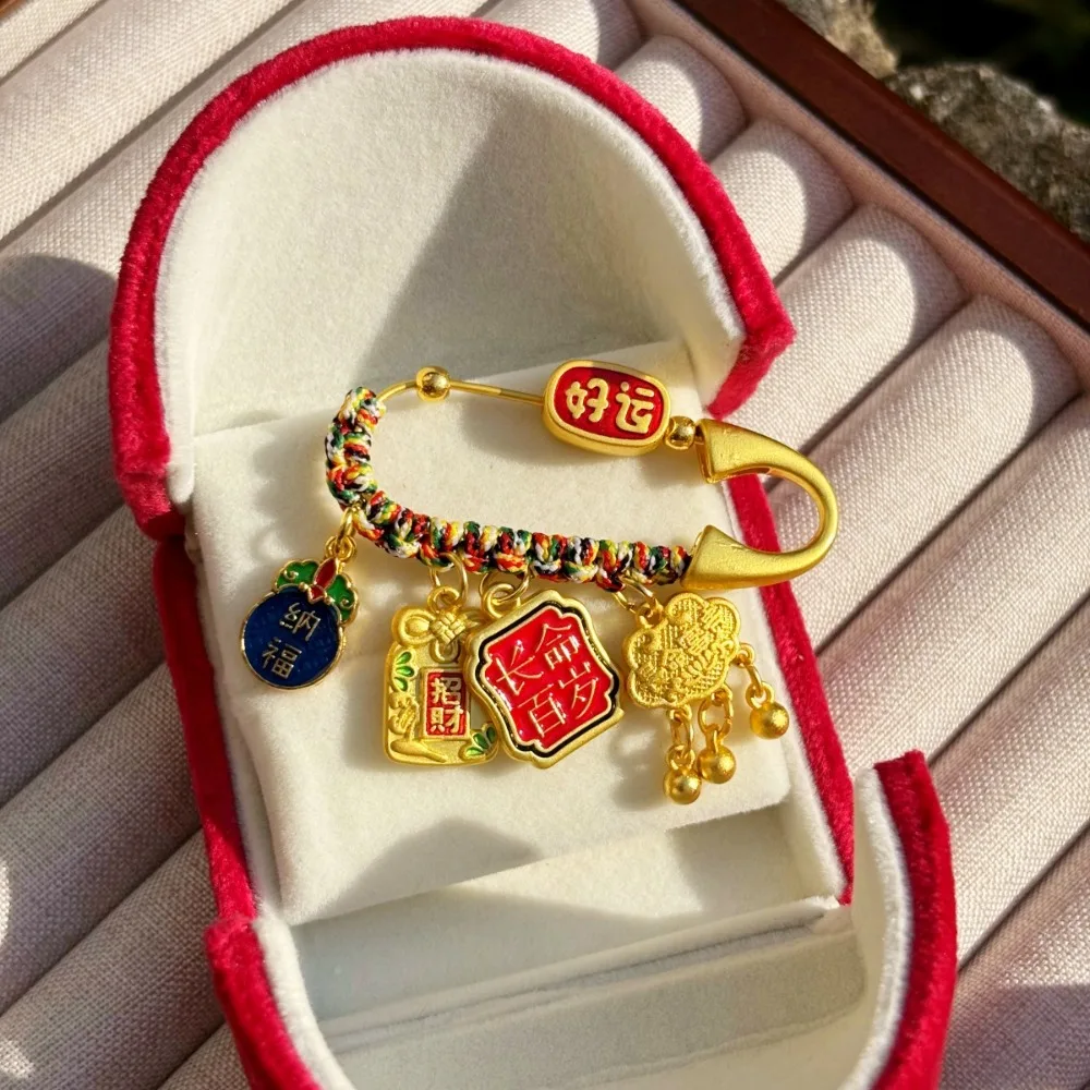 Broche zodiaque année cheval, pendentif en or, meilleurs vœux, ornements plaqués sable, Style chinois, cadeau d'un an, broche gardien