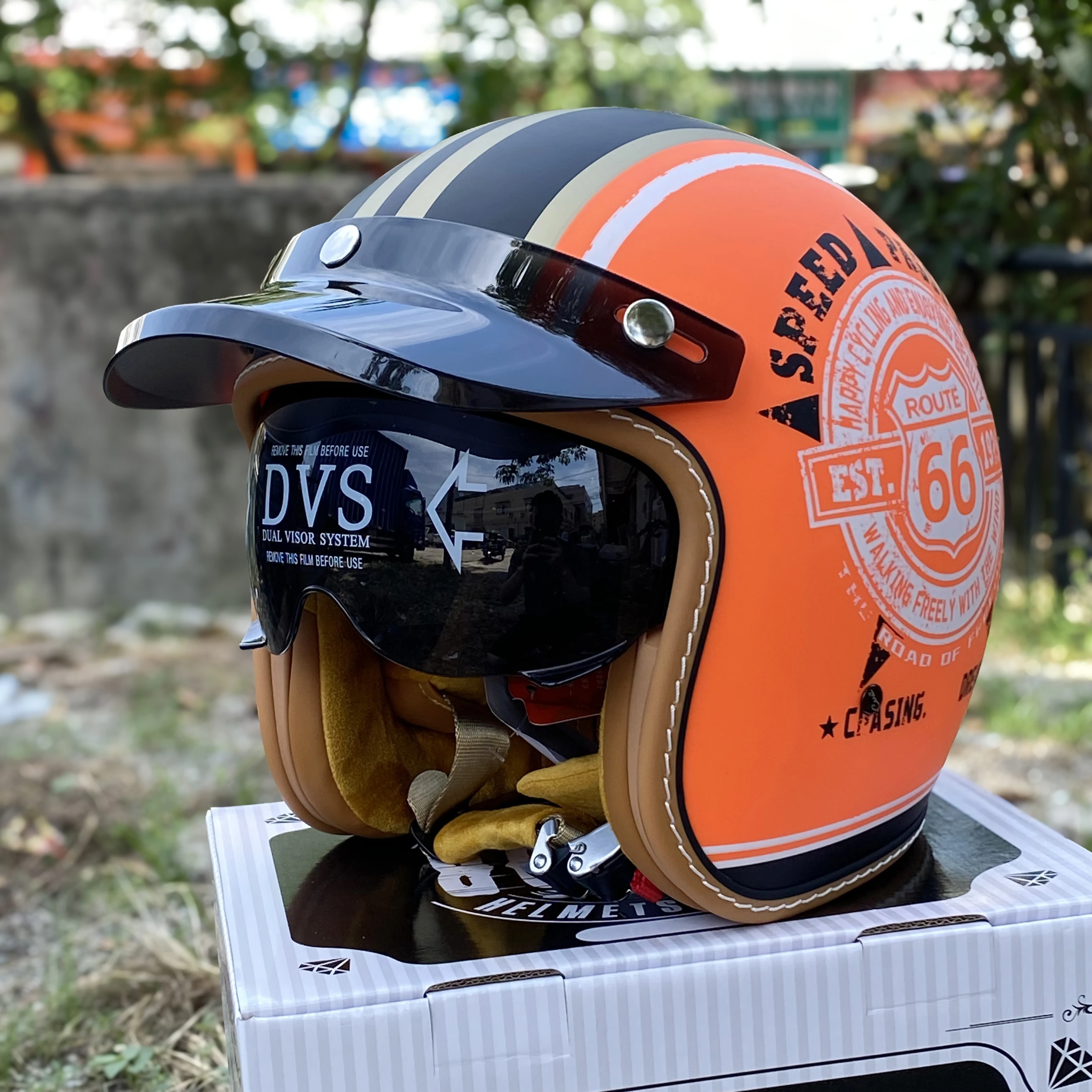 

Men's and women's vintage cruiser three-piece motorcycle helmet; lightweight wind and sun protection visor with mirror inside, s