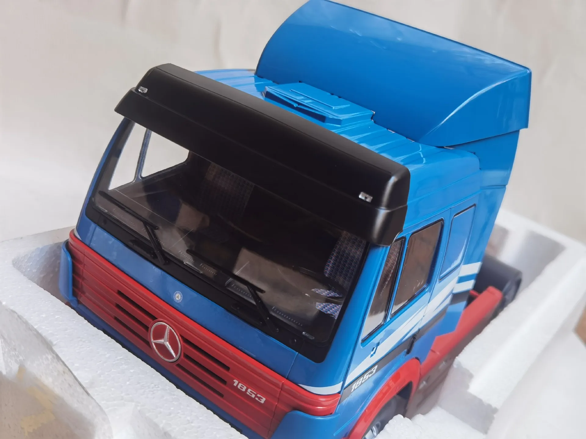 

Литой под давлением MCG масштаб 1/18 BENZ SK II 1853, модель автомобиля из сплава, Коллекционная игрушка, подарок, сувенир, демонстрационный орнамент