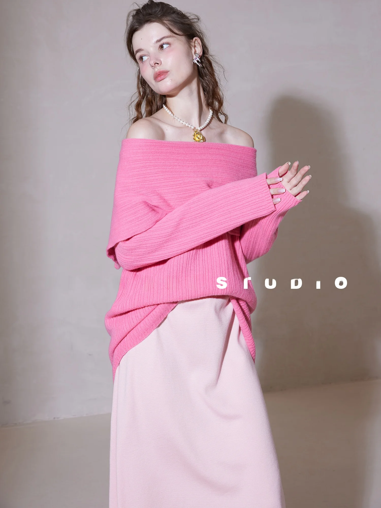 

Finocci Women's Sweater 00% Wool One-oulder Sli Aosphere Dual-Wear Sweet Sle Regular Length Woolen Knitwear