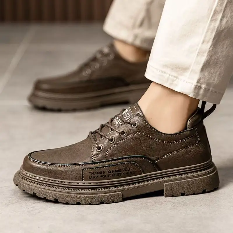 

Мужская весенне-осенняя новая кожаная повседневная обувь на плоской подошве, нескользящая водонепроницаемая обувь с круглым носком на шнуровке, высококачественная рабочая обувь в британском стиле