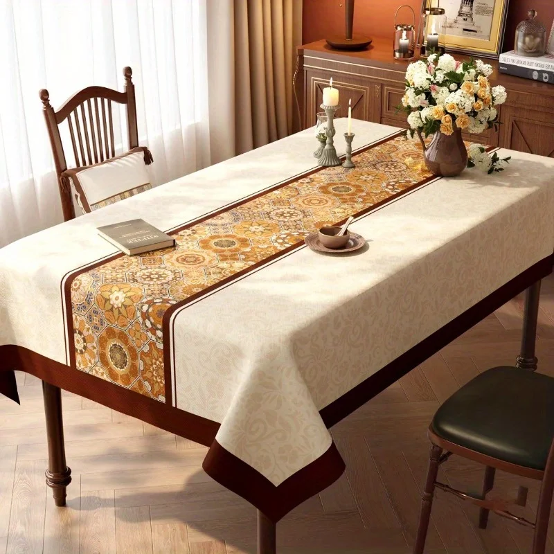 Eine marokkanische rechteckige Tischdecke im Bohemian-Stil, mit einem gemusterten Patchwork-Design, geeignet für den Einsatz in der Küche.