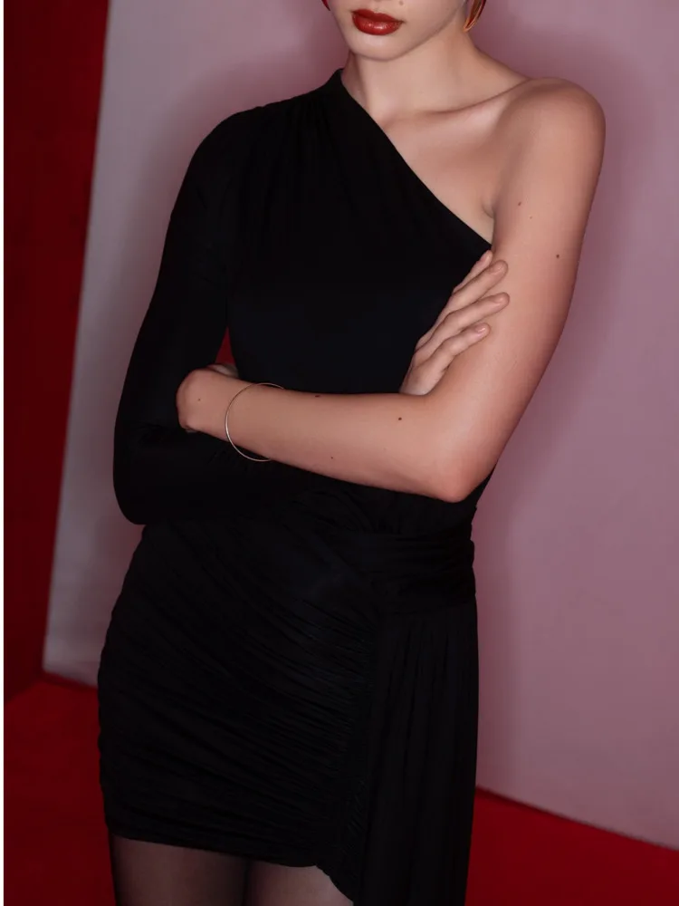 Sukienka damska DFDG na wiosnę i lato 2025, asymetryczna, z jednym ramieniem, z falbanami, długa, z szarfą, dopasowana, ołówkowa, elegancka sukienka wieczorowa.