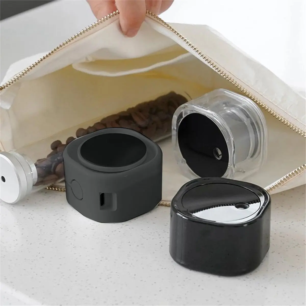 Workshop Gear Coffee Bean Atomizer with Magnetic Base Anti-Static Automatic Bottle Portable Rechargeable Coffee Accessories