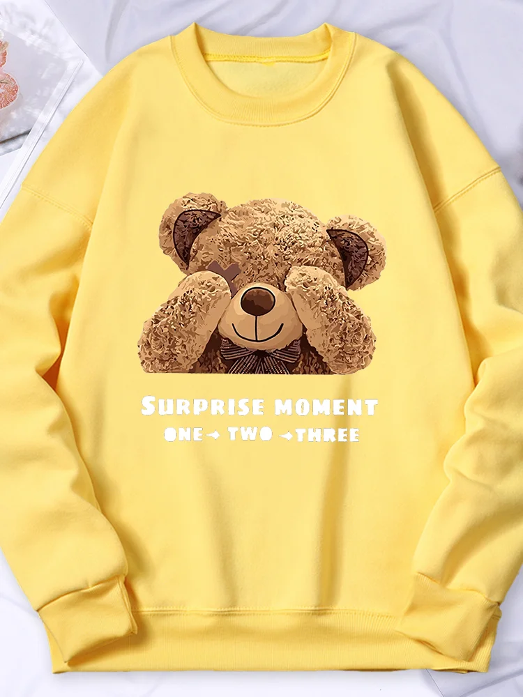 

A Little Bear Covering Its Eyes Printed Hoodie Woman Hip Hop S-Xxl Hoody Autumn Crewneck Sweatshirt Fashion Casual Tracksuit