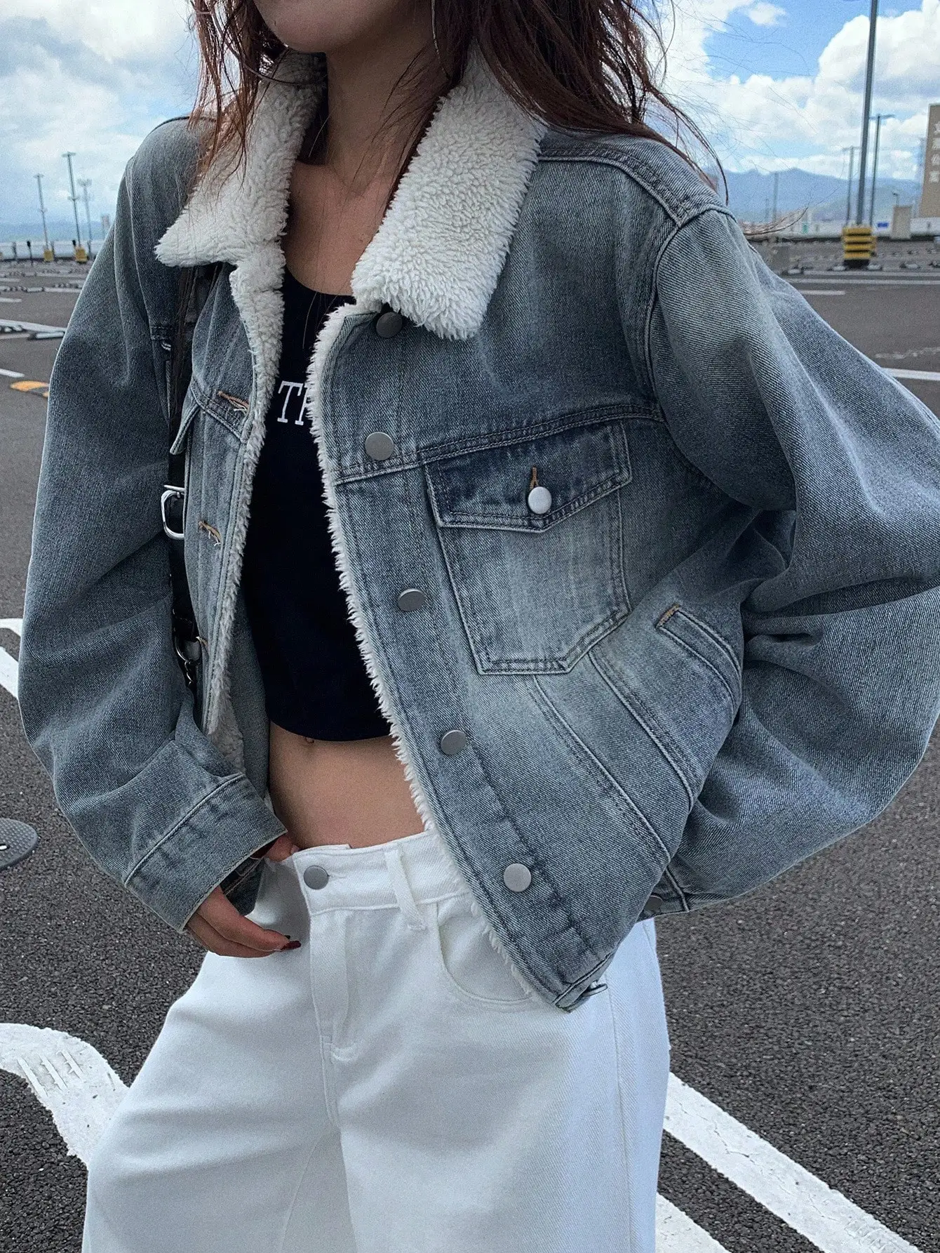 

Women's Y2K Faux Shearling Lined Denim Jacket, Winter Casual Short Coat with Button Front