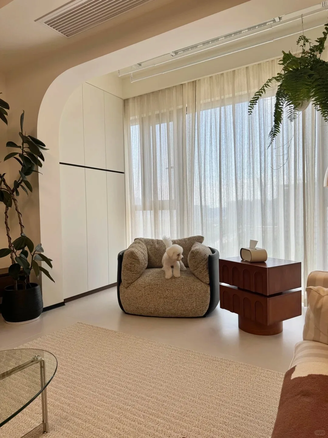 

Медицинское оборудование: Операционные светильники, бестеневые настенные лампы с одним кронштейном, светильники для операционных.