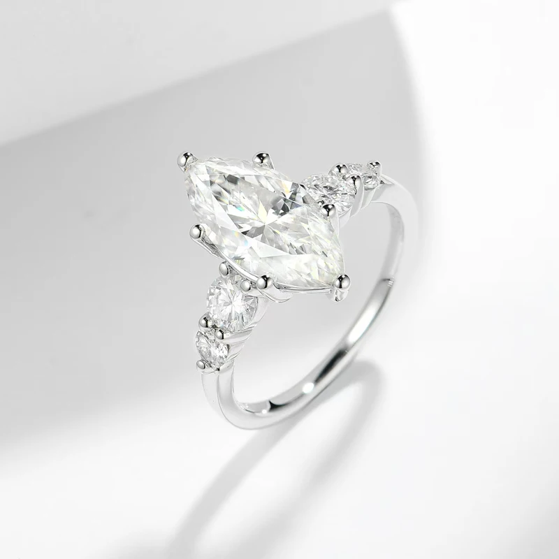 Ein 925er Silberring mit 3 Karat Horse-Eye-Moissanit, speziell geformt, modischer klassischer Ring für Männer und Frauen, Paarring, Ehering. – Detail 2