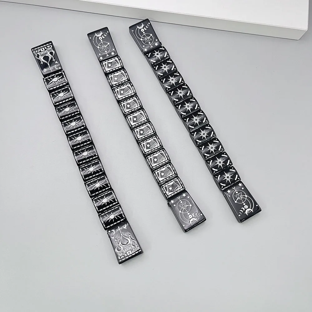 KCS01 NEW CHETKI Black White Dual-Tone Foldable Flip Church Poker Stars And Moon Iron Wire Stress-Relief Fingertip Ornament