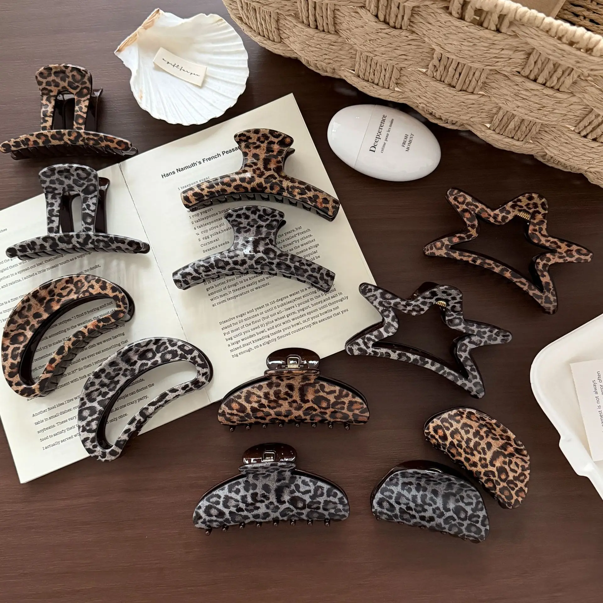 Gray Leopard Print Hair Claw Shark Clip Retro Korean Versatile for Daily Commute High Quality Elegant Women Accessory