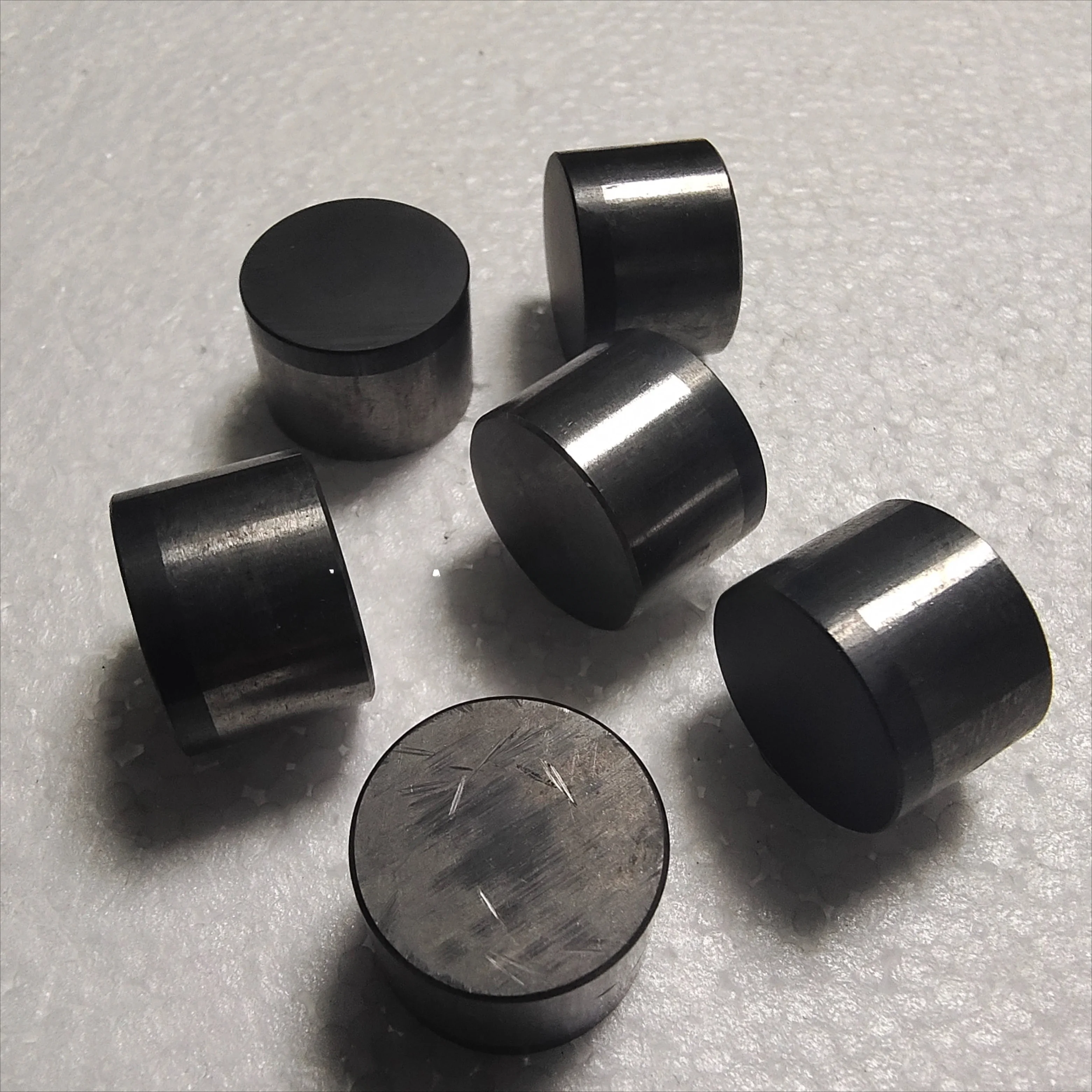 40pcs High quality PDC cutter 1913 cutter/Geological bit composite Well Drilling parts/1913 PDC Diamond drilling tools