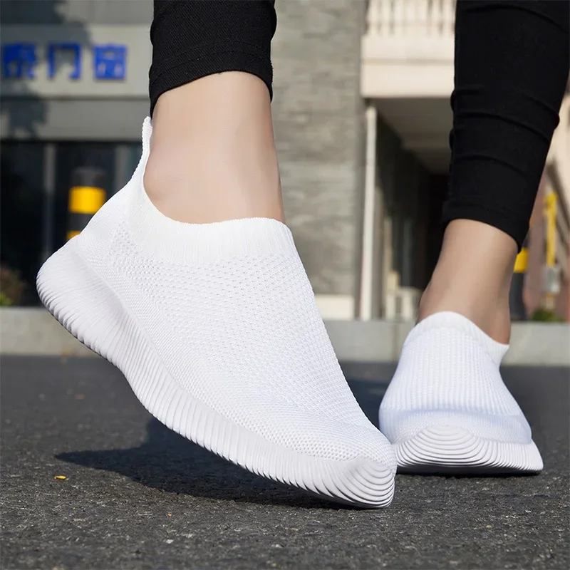 

High Quality Women Sneakers Women Vulcanized Shoes Slip on Flats Shoes Women Loafers Plus Size 43 Walking Flat Shoes for Womens