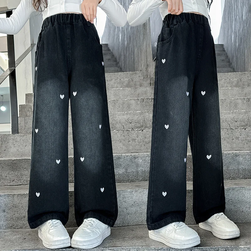 

New Fashion Teen Girls Spring Autumn Black Jeans With Heart Embroidery Kids Children Loose Straight Denim Pants Casual Trousers