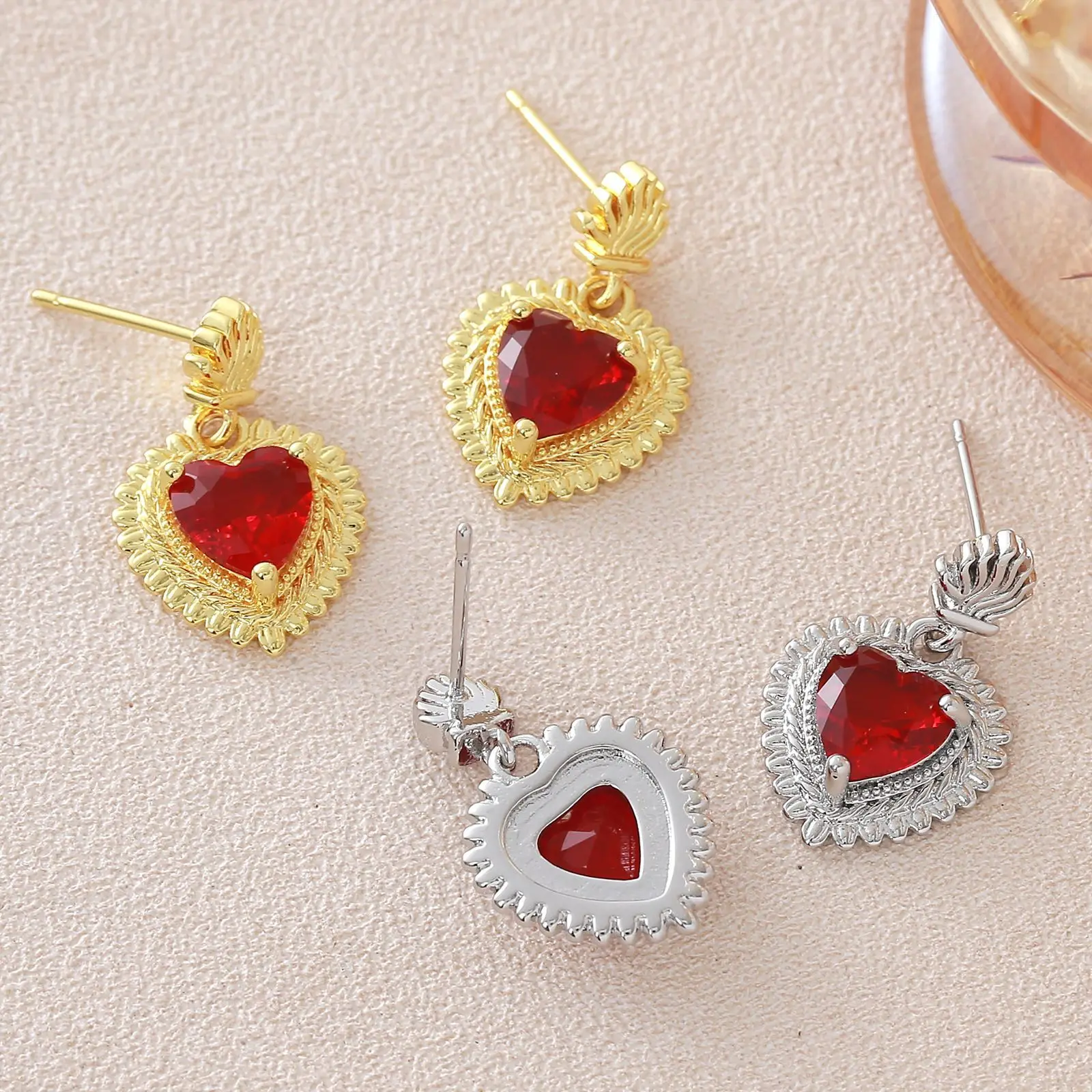 

Red Sacred Heart Flame Earrings Earrings Women's Fashion All-match Earrings Copper Plated Gold Love Pendant Earrings New Product