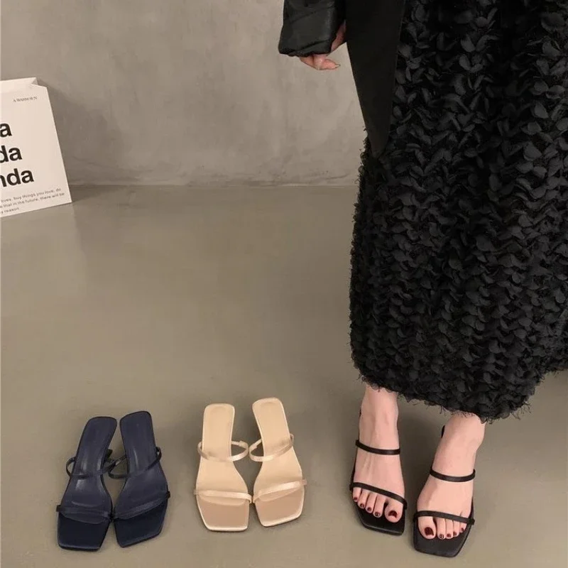 Sandalias de cuña con punta abierta y correa fina, con cabeza cuadrada de tacón alto sandalias romanas, chanclas azules, novedad de verano 2024