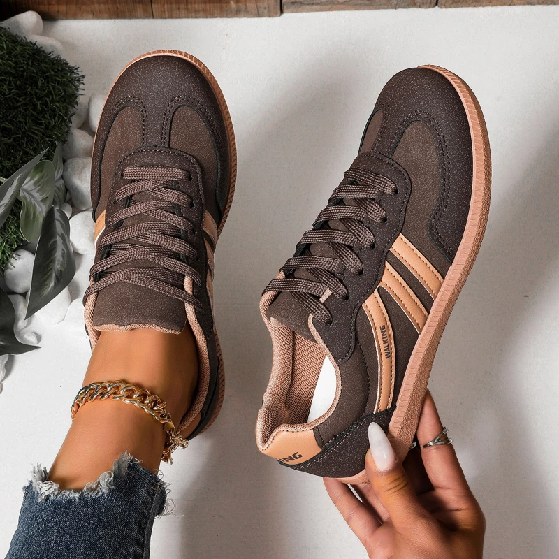 2025 حذاء كاجوال نعل ناعم عدم الانزلاق أحذية نسائية للسفر حذاء أبيض مريح لحوم البقر وتر وحيد المرأة حذا فردي للسيدات