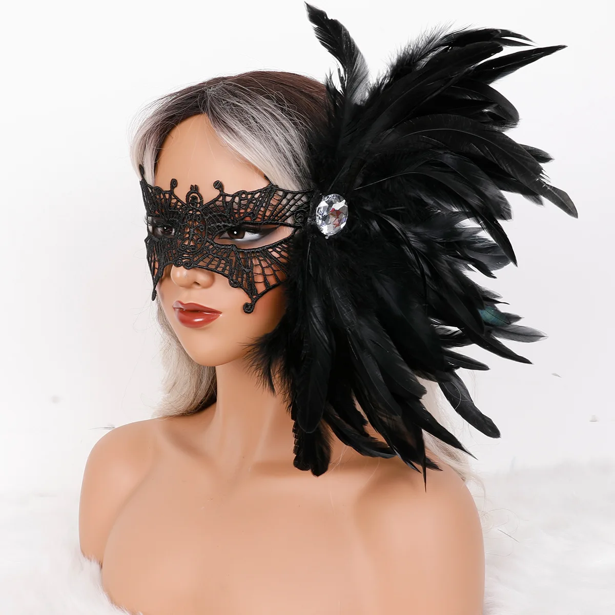 Carnival Masquerade Sexy Feather Mask Adult Party Role Play Queen Half Face Lace Masks Stage Costume Performance Accessories