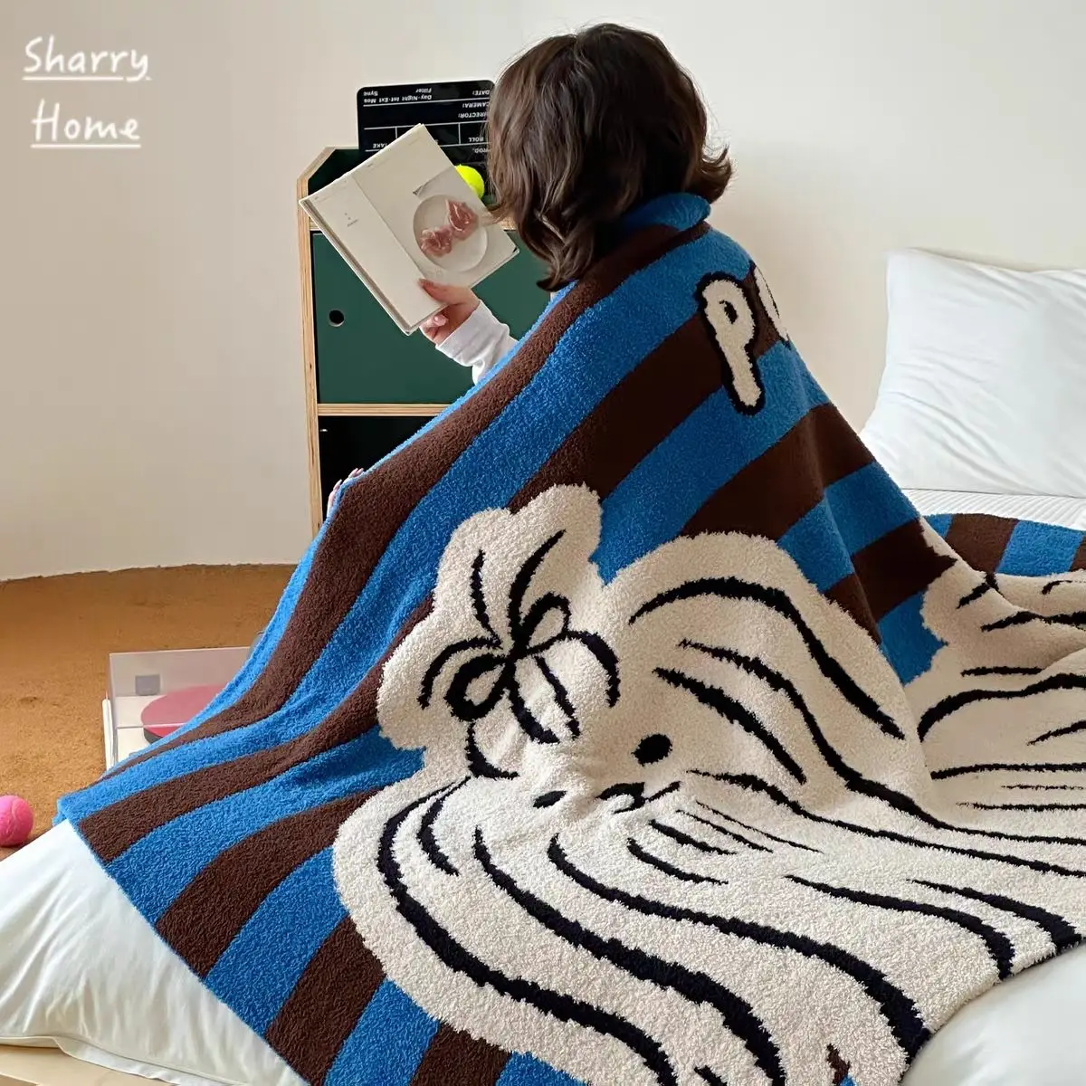 Blue Brown Striped Small Dog Half-Flannel Sofa Cover Blanket Office Nap Air Conditioning Blanket