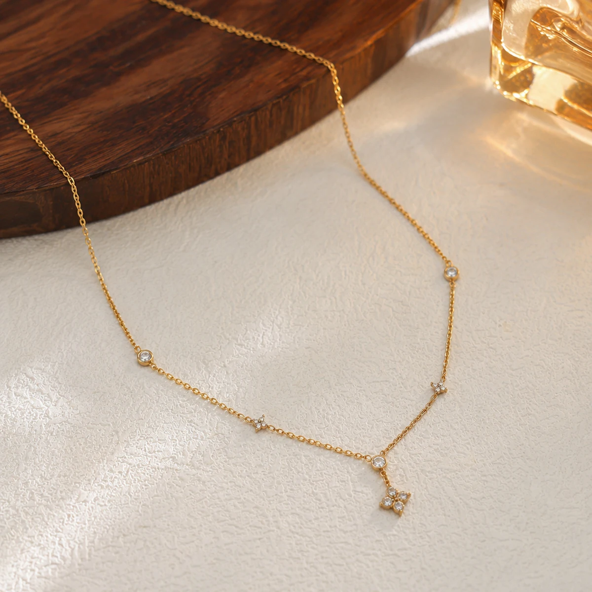 SHIXIN Exquisite 18K Gold Plating Stainless Steel Zircon Four Leaf Flower Pendant Necklace for Women Charm Elegant Jewelry Gifts