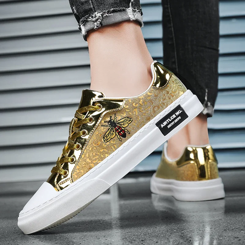 Hot Sale Luxury Gold Sneakers Men Fashion Skulls Casual Skateboard Shoes Men Designer Shoes Embroidered Bee Flats Skate Shoes