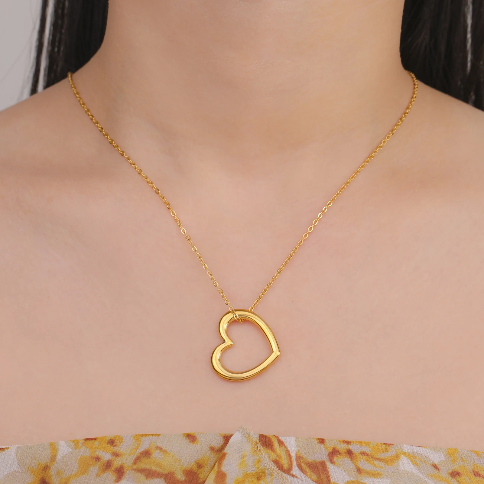 COOLTIME 패션 러브 하트 펜던트 목걸이, 스테인레스 스틸 할로우 러브 목걸이, 기념일 생일 선물