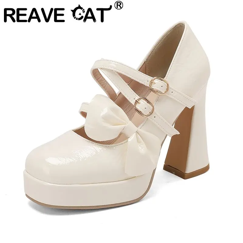 

Туфли-лодочки REAVE CAT бежевые женские с квадратным носком, массивным каблуком 10,5 см, платформой 2,5 см, бантом и ремешком с пряжкой, большие размеры 44, 45, для вечеринок