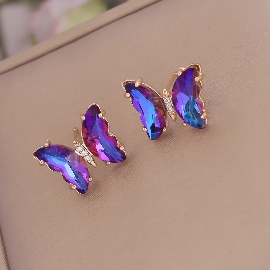 Bonitos pendientes de mariposa coloridos de cristal con aguja de plata 925 para mujeres y niñas, pendientes de insectos de amistad para chicas,