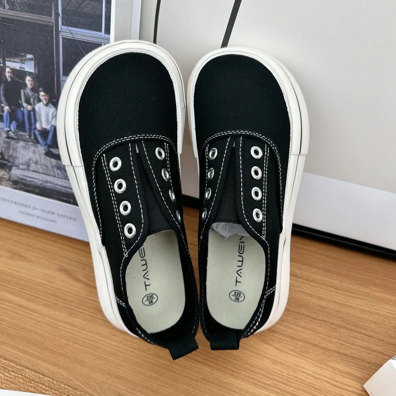

2026 Summer Trend Mango Head Slip-On Lazy Person Canvas Shoes Thick Bottom Leisure Retro Board Shoes Women's Low Cut Breathable