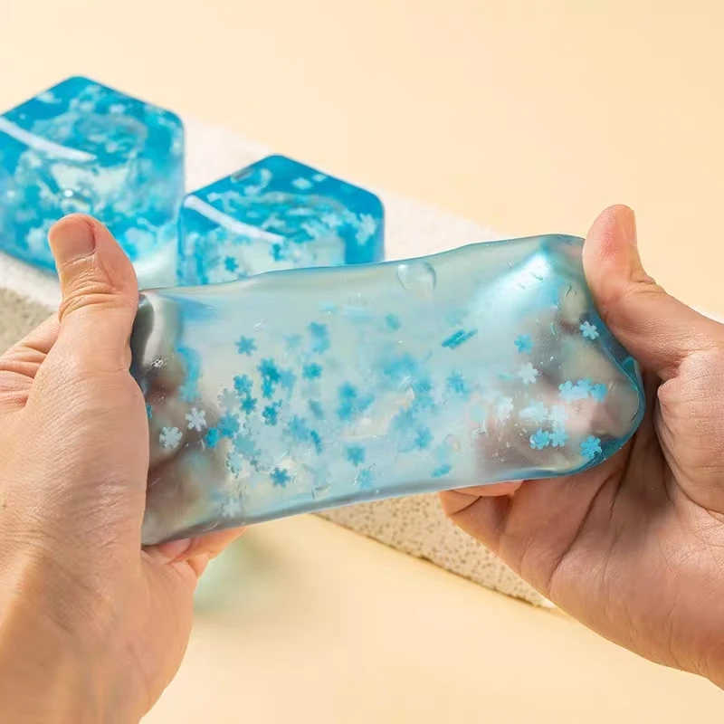 Fiocco di neve Cubo di ghiaccio Giocattolo da spremere allo stress Squishy di zucchero al malto croccante con rimbalzo lento, ASMR Fidget sensoriale per giochi da scrivania e in ufficio
