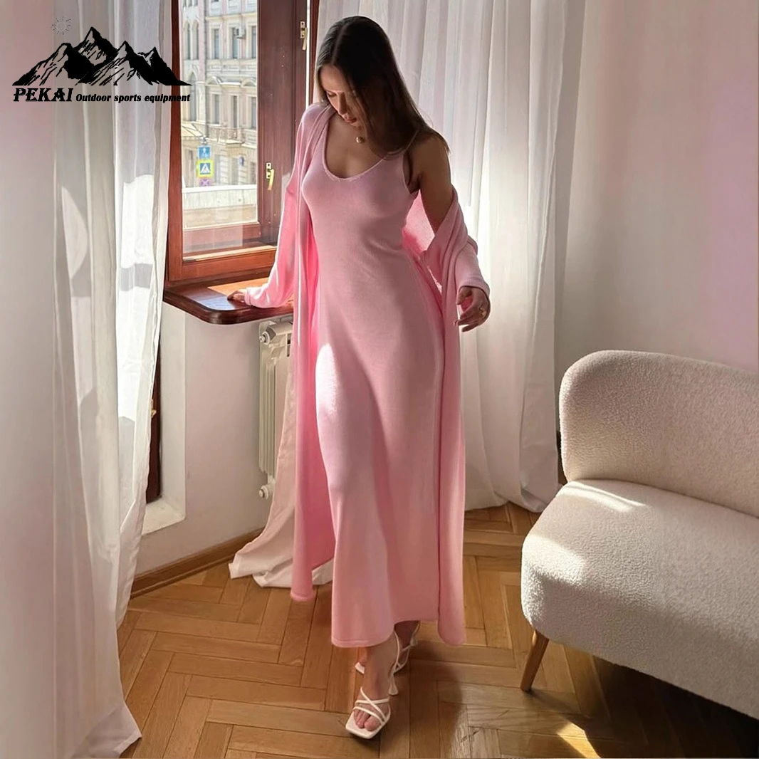 طقم فستان قصير محبوك بأكمام طويلة للأوروبية والأمريكية لخريف 2025 بدلة علوية ناعمة رائجة البيع للنساء