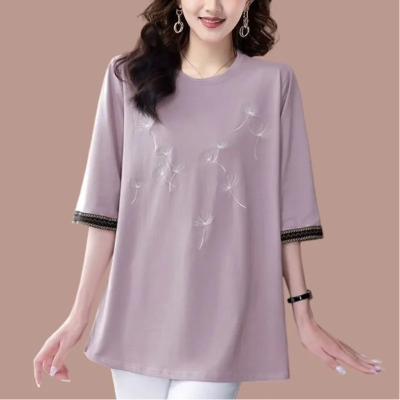 

Temperament Embroidered Summer New Round Neck Women's Fashion and Casual Versatile Three Quarter Loose Mid-length T-shirt Tops