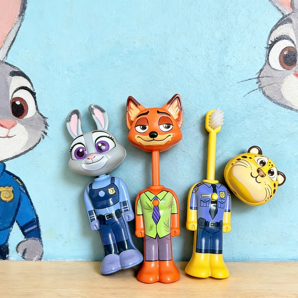 

Милая детская зубная щетка «Зоотопия» с регулируемой ручкой, мягкой щетиной и мультяшным дизайном, подарок для учеников начальной школы на праздник
