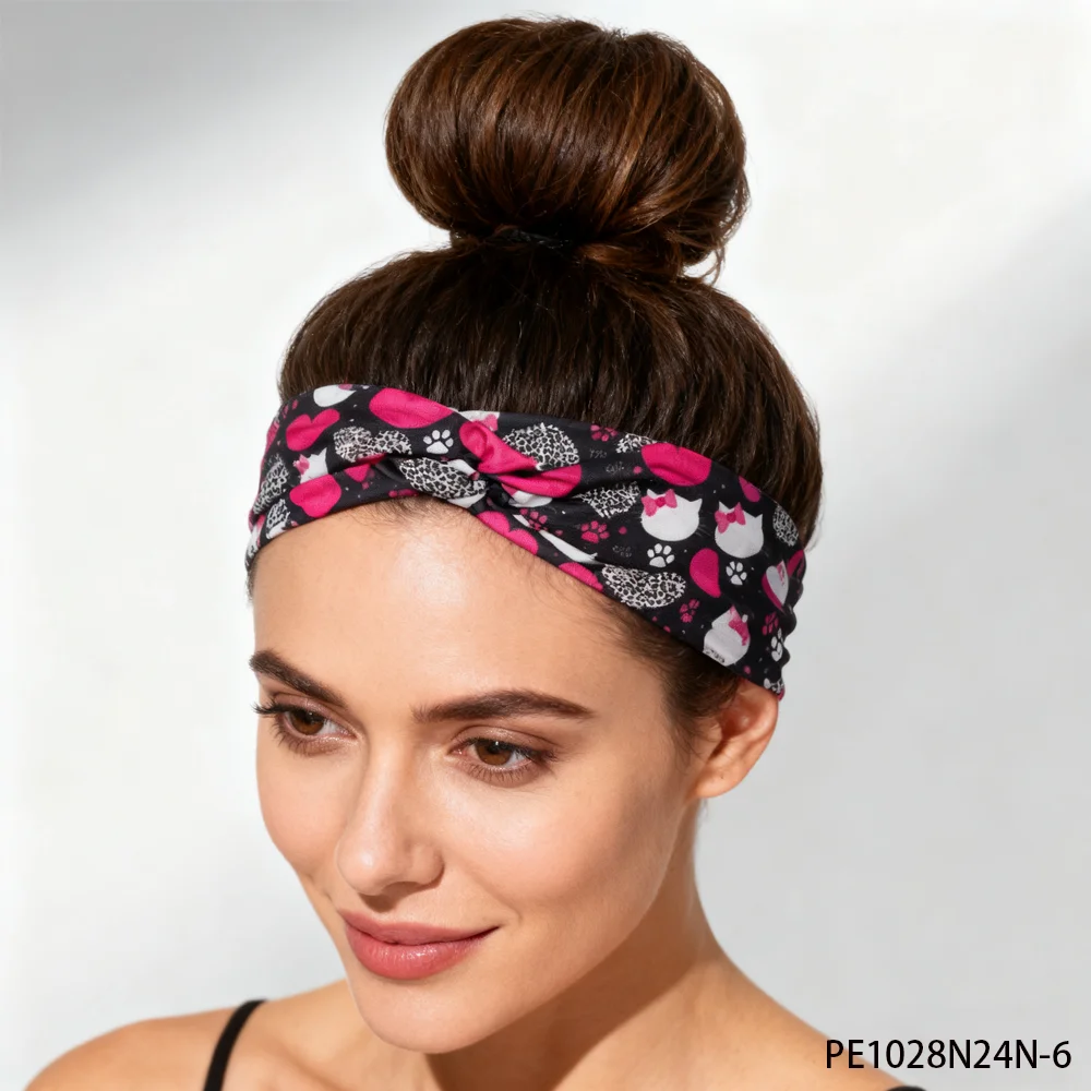 PESENAR  This headband features a white cat and pink heart print on a black background Fit the Valentine s Day costume