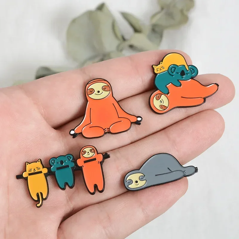 

Cartoon Oil Dripping Student Cat Backpack Koala Sloth Denim Chest Button Animal Brooch Cute Badge Pin Fashion Enamel Metal Clip